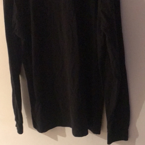 Heavy Black long sleeve T Shirt by the Gap very high quality material! - Picture 4 of 5